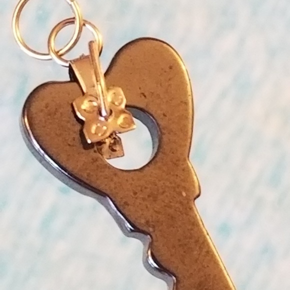 4/$20 NWT Hemalyke Key Pendant SLP White Crystal - Picture 7 of 7